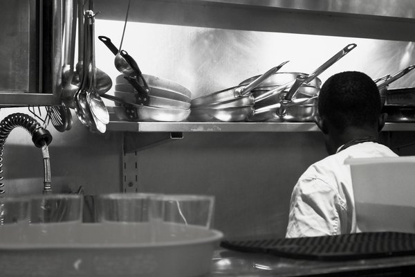 Découvrez l"art de la cuisson à basse température : maîtrisez les techniques incontournables pour réinventer la gastronomie moderne dans votre restaurant