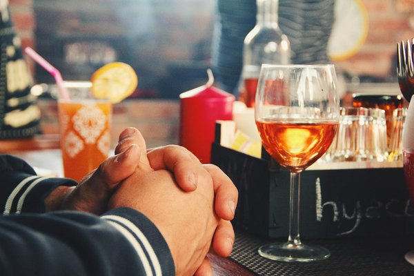 Savourez vins et champagnes d'exception à marseille